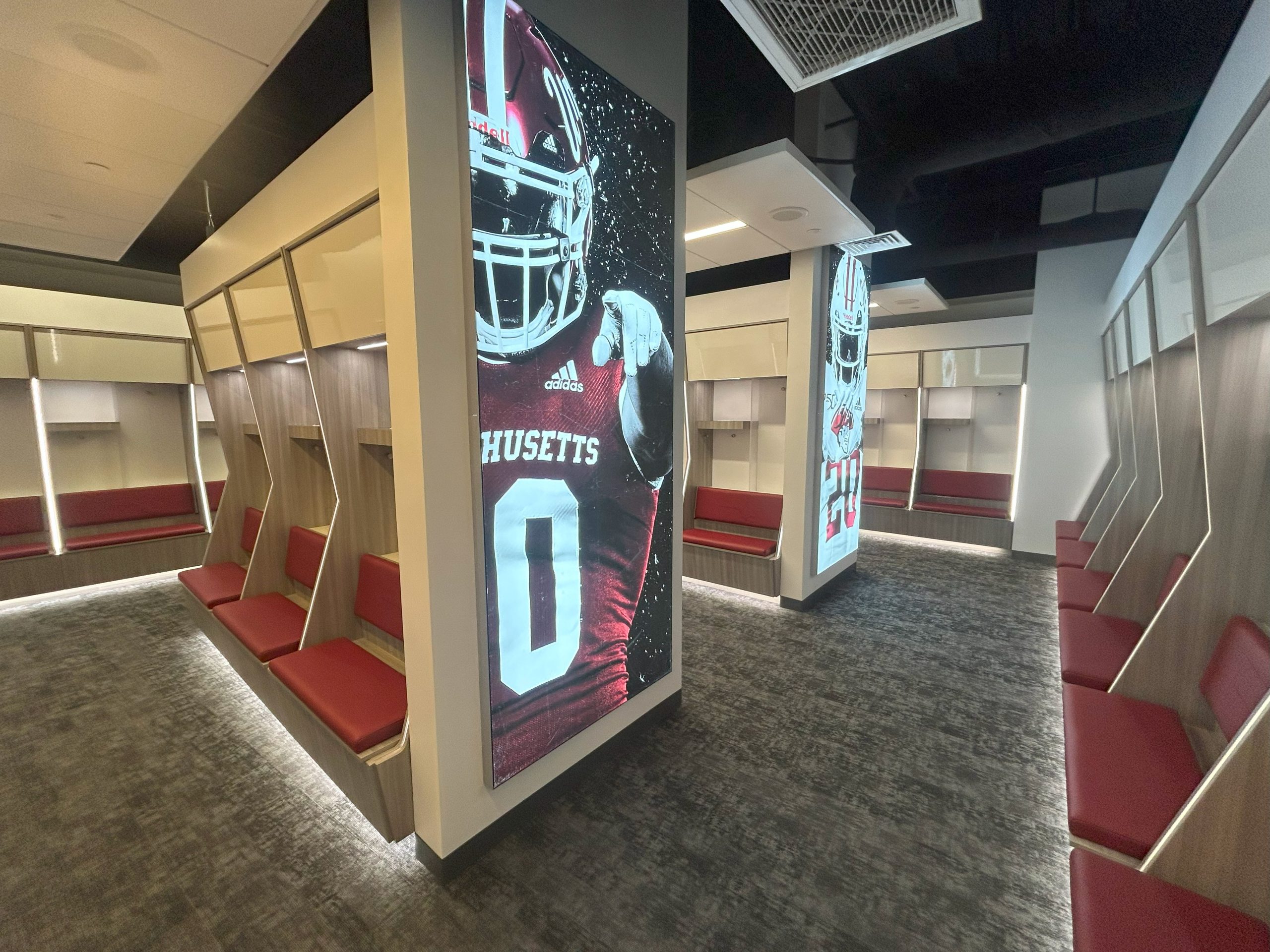 UMASSFootballLockerRoom_6573
